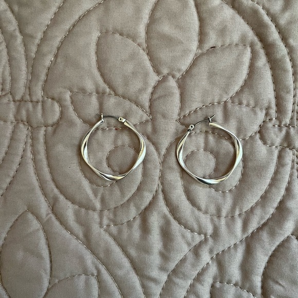 Hoop earrings - Picture 2 of 2